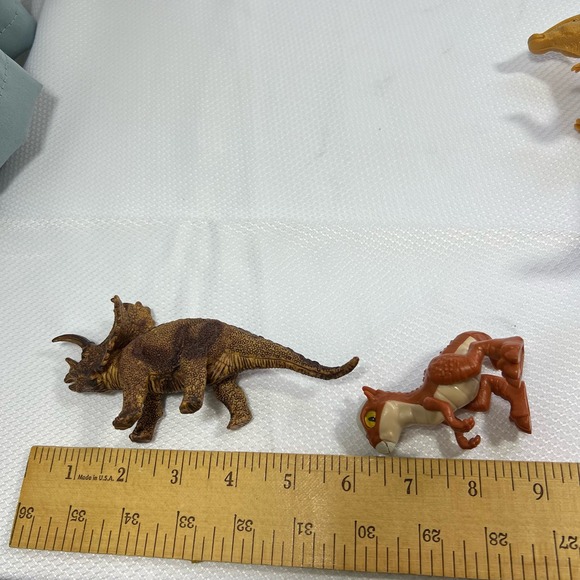 Greenbrier International Duck-Billed & Parasaurolophus Triceratops Dinosaur - Picture 12 of 12